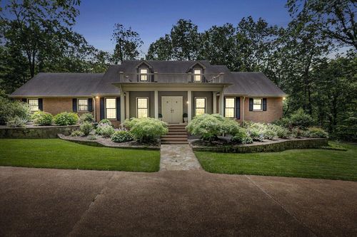 5 Woodland Way, Chattanooga, TN, 37419-1037 | Card Image