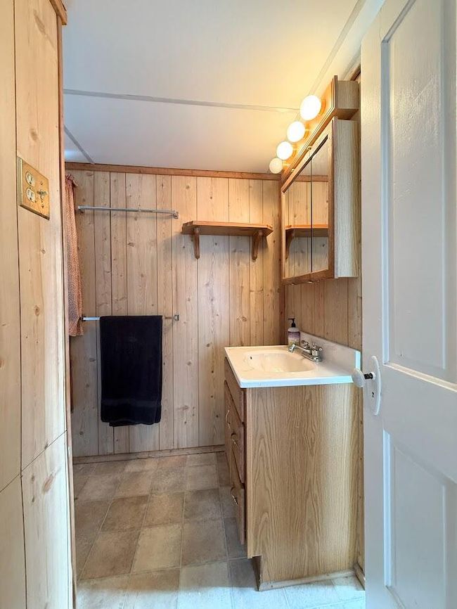 Full Bath | Image 12