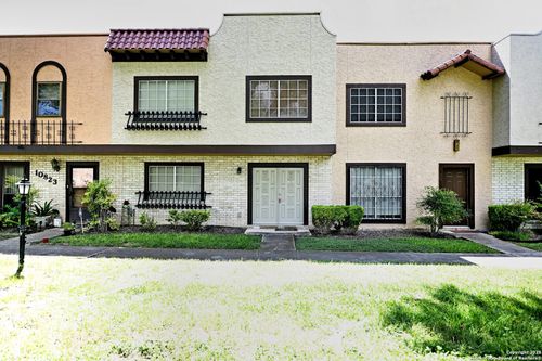 10819 Crown Vw, San Antonio, TX, 78239-1517 | Card Image