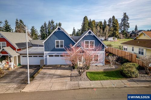 38 Denmark Loop, Silverton, OR, 97381-1474 | Card Image
