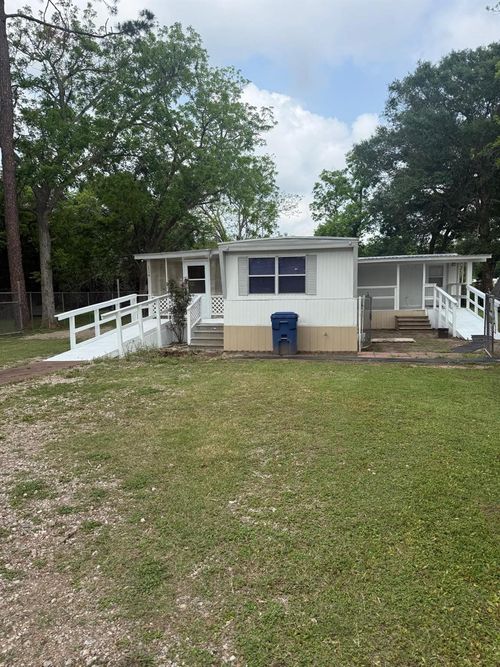 116 Avenue C, Brazoria, TX, 77422-9330 | Card Image