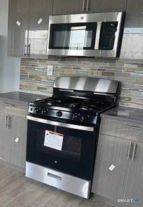 2-784 Hallett St, Bridgeport, CT, 06608-1745 | Card Image