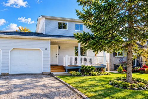 15 Jennings Dr, Penetanguishene, ON, L9M1K1 | Card Image