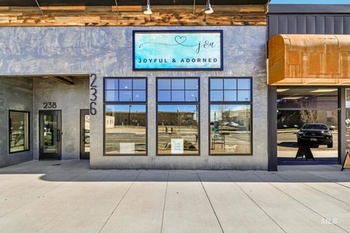 236 Main Ave N, Twin Falls, ID, 83301-6102 | Card Image