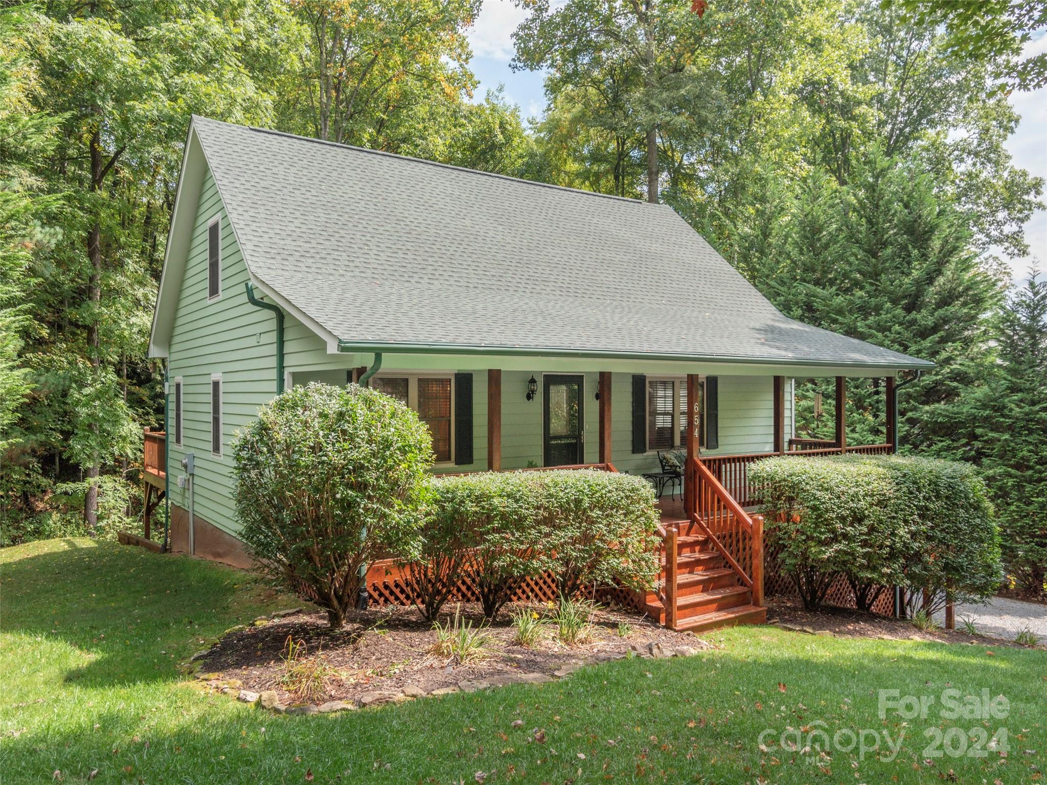Brannon Forest Dr, Waynesville, NC 28785