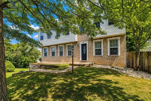 415 Crossbow Dr, New Stanton, PA, 15672-9486 | Card Image