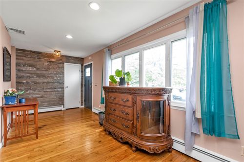 2680 Orchard St, North Bellmore, NY, 11710-2832 | Card Image