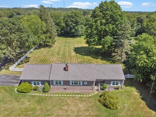 918 Daniels Farm Rd, Trumbull, CT, 06611-2607 | Card Image