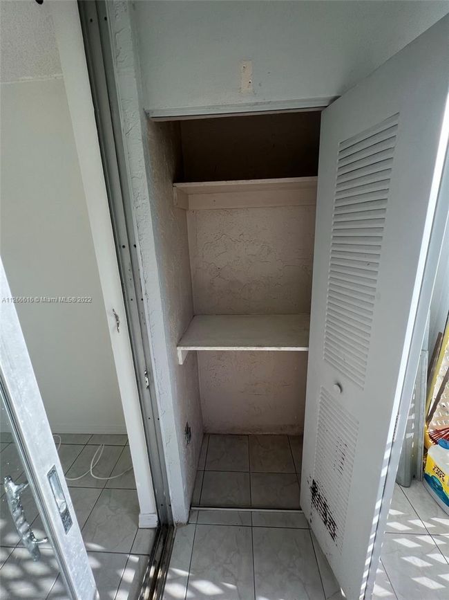 H - 14140 Sw 84 Th St, Condo with 2 bedrooms, 2 bathrooms and null parking in Kendall FL | Image 5