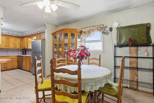 2729 Davis Rd, Benton, MS, 39039-9004 | Card Image