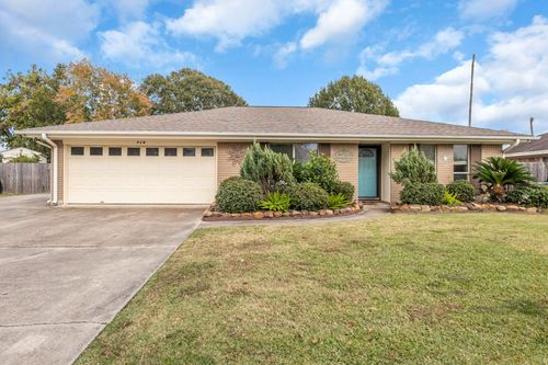 714 Alpine Dr, Port Neches, TX, 77651-5903 | Card Image