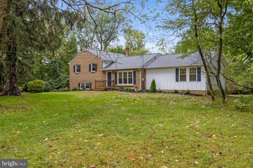995 Smithbridge Rd, GLEN MILLS, PA, 19342-1205 | Card Image