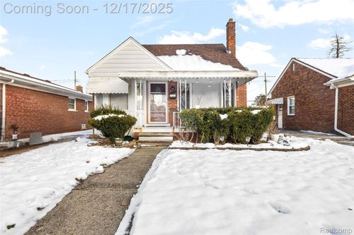 7476 Nightingale St, Dearborn Heights, MI, 48127-1721 | Card Image