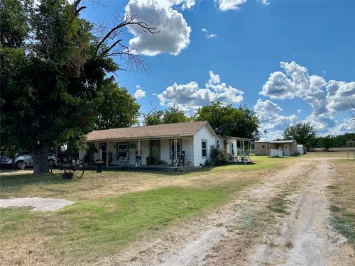 1307 S Austin St, Comanche, TX, 76442-3011 | Card Image