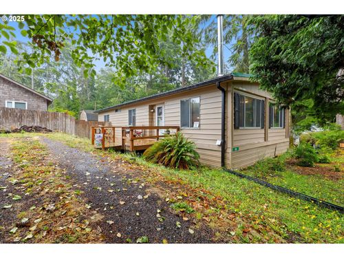 380 Se Quay Ave, Lincoln City, OR, 97367-3027 | Card Image
