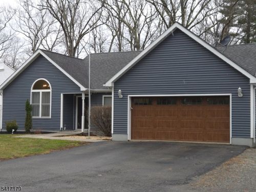 321 Wagon Wheel Rd, Montague, NJ, 07827-3142 | Card Image