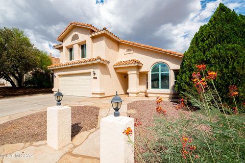 10322 N Cape Fear Ln, Oro Valley, AZ, 85737-6971 | Card Image