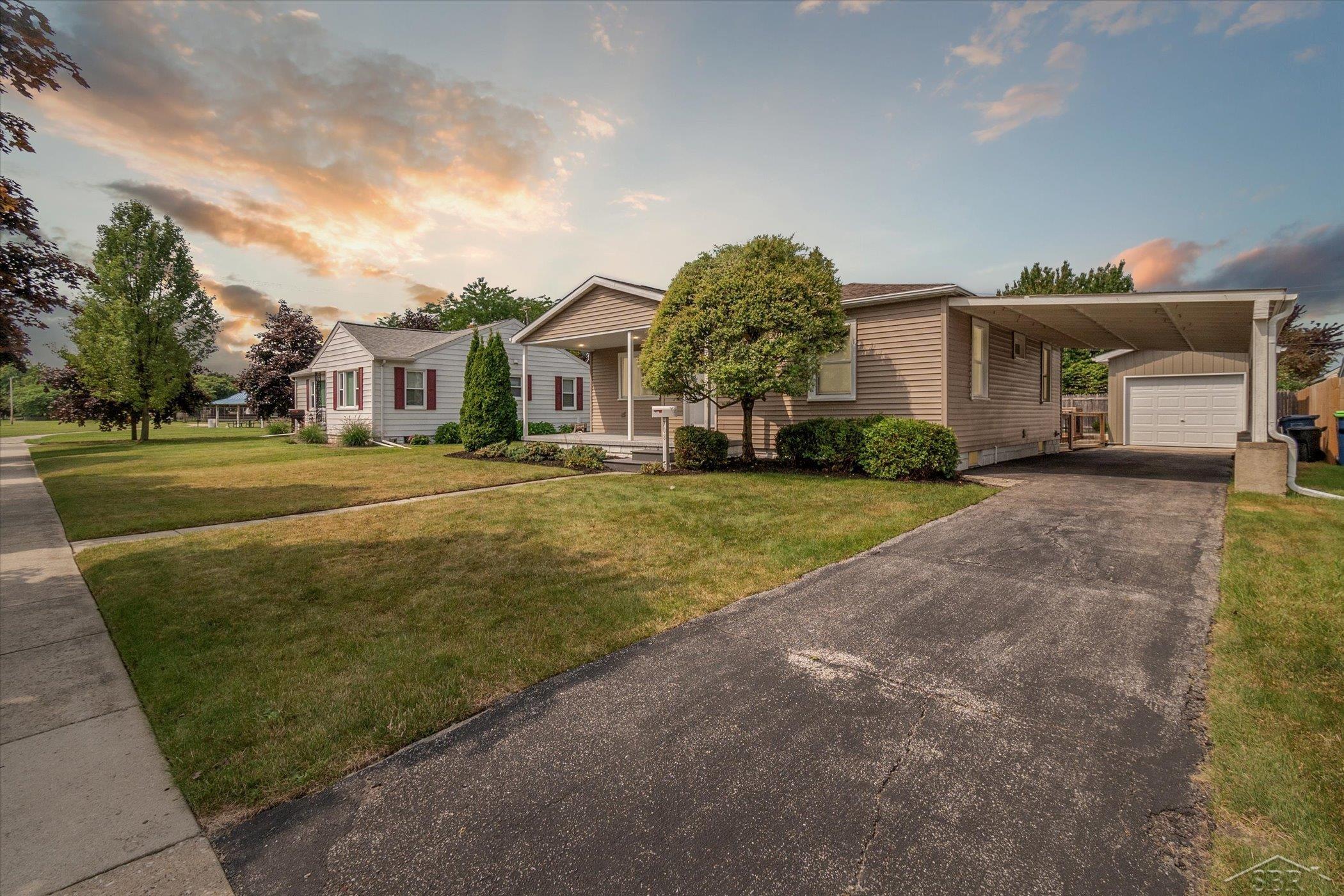 Harold St, Bay City, MI 48708
