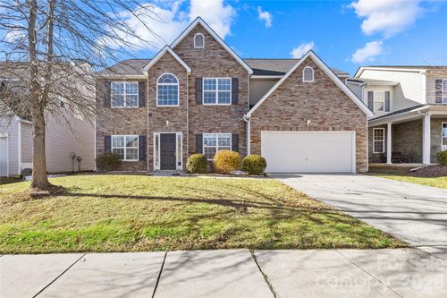 2704 Piersland Dr, Matthews, NC, 28104-0561 | Card Image