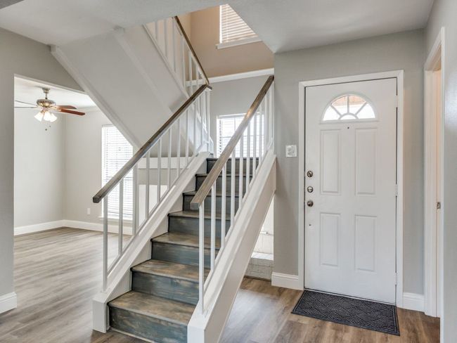 2623 Summertree Dr, House other with 3 bedrooms, 3 bathrooms and null parking in Carrollton TX | Image 6