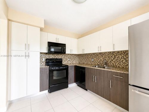 202-405 Lakeview Dr, Weston, FL, 33326-2412 | Card Image