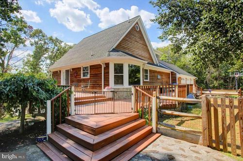 808 Our Ln, KEARNEYSVILLE, WV, 25430-3738 | Card Image