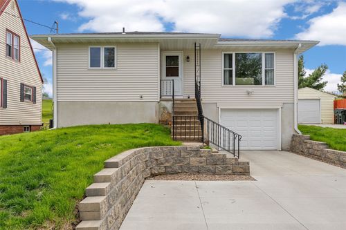 205 26th Ave Sw, Cedar Rapids, IA, 52404-4115 | Card Image