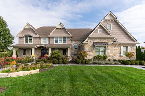 39W162 Long Meadow Ln, St. Charles, IL, 60175-7947 | Card Image