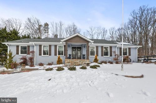 7326 Stuart Cir, WARRENTON, VA, 20187-4548 | Card Image