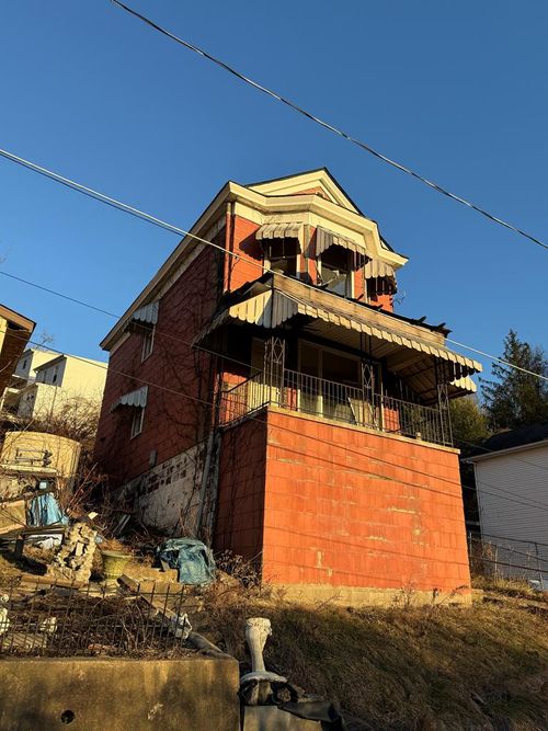 324 Wilbert St, Wheeling, WV, 26003-2438 | Card Image