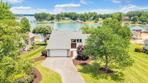 2810 Waters Edge Dr, Penhook, VA, 24137-5018 | Card Image