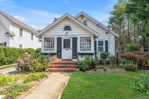 57 Raymond St, Rockville Centre, NY, 11570-2445 | Card Image