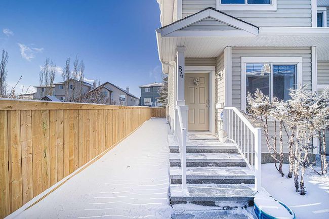 84 Bridleridge Manor Sw, Home with 3 bedrooms, 2 bathrooms and 1 parking in Calgary AB | Image 2