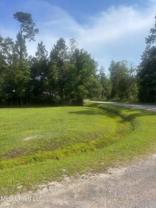 Nsn Waveland Ave, Waveland, MS, 39576-3978 | Card Image