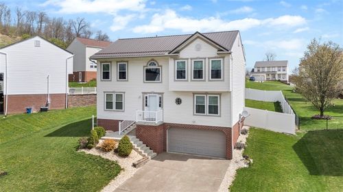 111 Stratford Ct, New Stanton, PA, 15672-9476 | Card Image