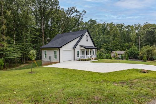 101 Plum Ct, Westminster, SC, 29693-6458 | Card Image