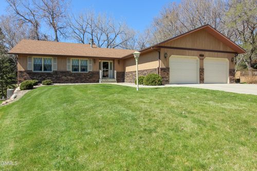337 S Brandon Loop, Bismarck, ND, 58503 | Card Image