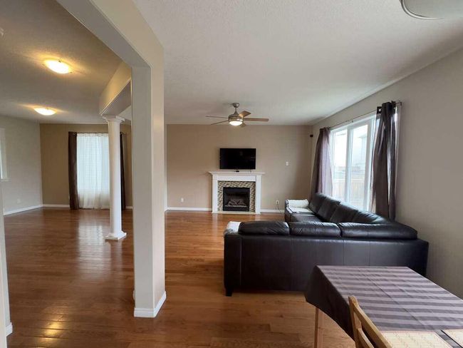609 Windridge Road Sw, Home with 3 bedrooms, 2 bathrooms and 4 parking in Airdrie AB | Image 6