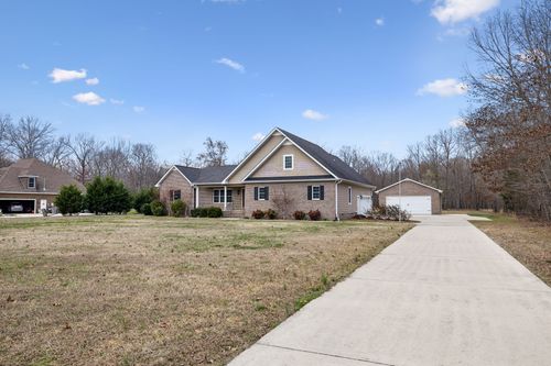 915 Bonner Way, Estill Springs, TN, 37330-4082 | Card Image