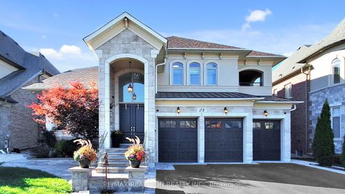 24 Hogan Crt, King City, ON, L7B0M1 | Card Image