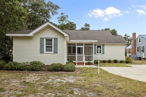 116 Noyes Ave, Morehead City, NC, 28557-3232 | Card Image