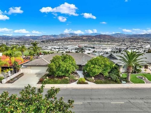 1479 Hacienda Dr, El Cajon, CA, 92020-1325 | Card Image