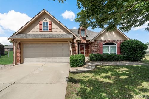9005 154th East Ct, Owasso, OK, 74055-8513 | Card Image