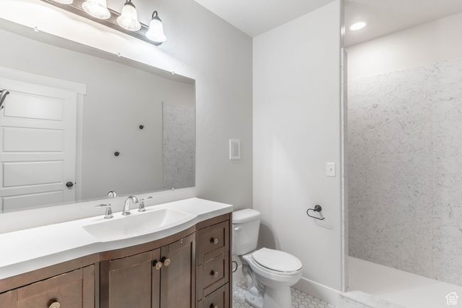 Shared bathroom | Image 50