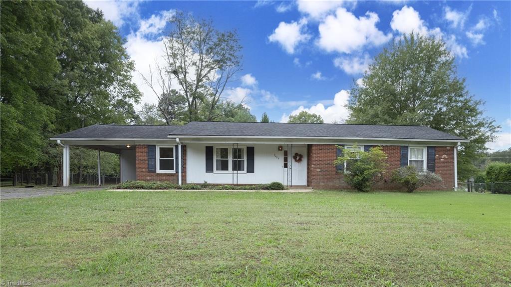 Wickham Rd, Kernersville, NC 27284