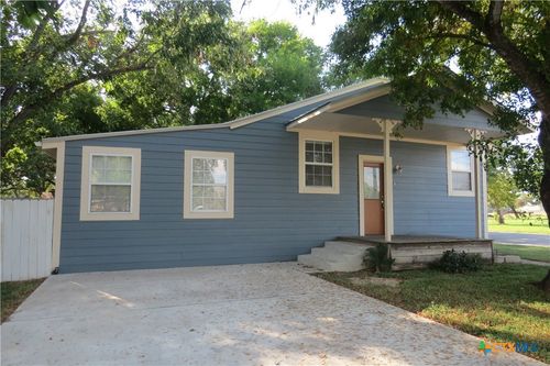 202 S Mesquite St, Luling, TX, 78648-2420 | Card Image