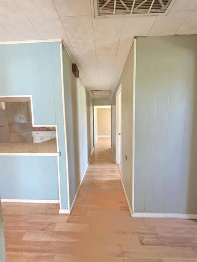 235 2 Nd St, House other with 3 bedrooms, 2 bathrooms and null parking in Van Vleck TX | Image 8