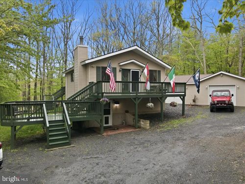 149 Mcmichaels Ct, Stroudsburg, PA, 18360-6588 | Card Image