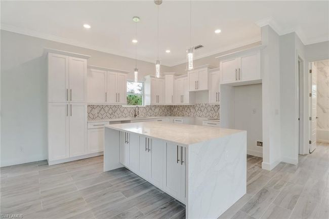 2632 26 Th Ave Se, House other with 3 bedrooms, 2 bathrooms and 2 parking in NAPLES FL | Image 5