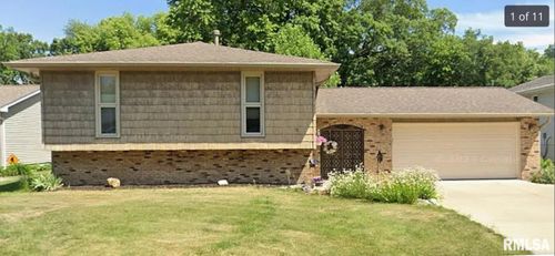 911 6th St, Hampton, IL, 61256-9692 | Card Image